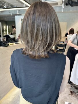 ナナローネス(nana loness) ミディアムヘア ミディアムレイヤー　レイヤーカット