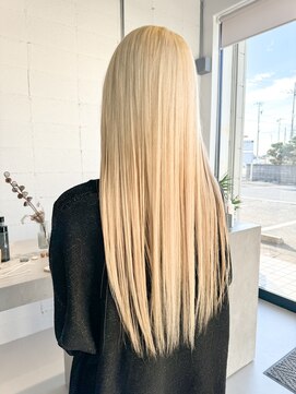 イロ(iro.) 抜きっぱなしブリーチスタイル