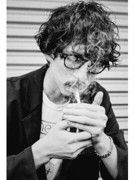 ミットバイツリー センター北(mit by tree) スパイラルパーマ×アッシュブラック ブルーブラック