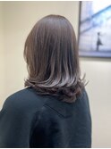 深みベージュ