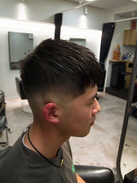 イントロバイフィーネ 渋谷(INTRO . by Fi-Ne) バーバークロップスキンフェード/渋谷/代々木