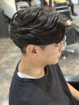 ニアウ 高崎店(Niau) メンズセンターパートニュアンスフェザーパーマ群馬高崎眉毛韓国