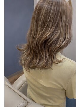 リム(RiM...) ナチュラル白髪ぼかしハイライトカラー