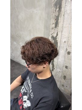 クロー(CROW) ブラウンカラー×波巻きパーマ