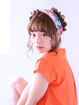ヘアメイク アース 新宿御苑店(HAIR & MAKE EARTH) 編込み×スカーフのエフォートレス・夏アレンジ 【EARTH四ッ谷】