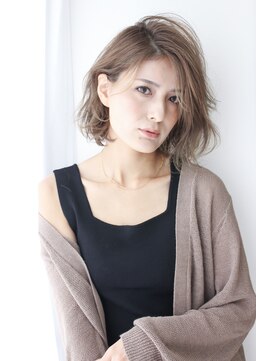 クラン(Chlan) こなれ感で大人カワイイ！ヌーディブラウンのニュアンスロブ