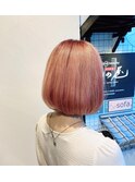 淡いかわいいコーラルピンク