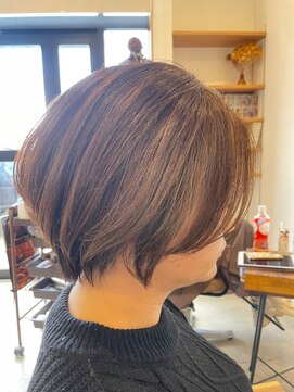 チルハウス(Chill-hus) 大人キレイ丸み奥行きショートボブ×ハイライトベージュ