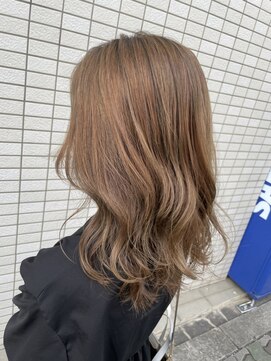 ティエル(Tiele) ゆるふわ巻きブラウンカラー