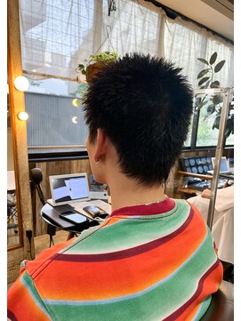 ビハインドザカーテン(BEHIND THE CURTAIN) 黒髪ベリーショート