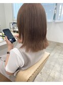 クリーミィグレージュ