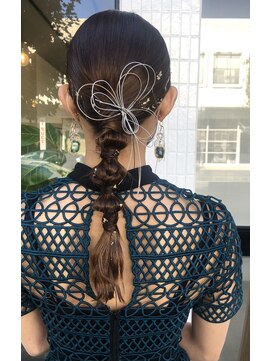 ソル(sol.) 結婚式お呼ばれヘア　タイト編み◯