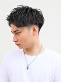 アップバングショートレイヤーツーブロックフェード刈り上げ短髪