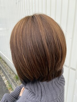 レイフィールド 滝の水店 大人ショートボブインナーカラーブルー