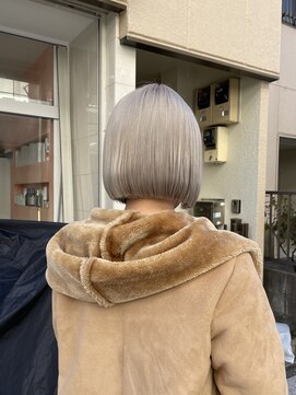 シー 立川(Si) ぷつっとボブ×ホワイトベージュ