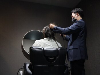 レアロイヤルバーバー(Le' A ROYAL BARBER)の写真/気になる白髪をしっかりカバーしながら自然な仕上がりに◎明るい白髪染めもご用意しております♪