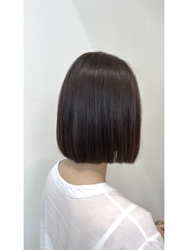 セラ(SERA) ボブに相性抜群の酸性ストレート