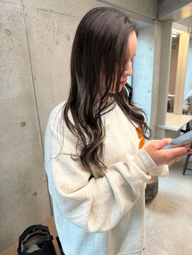 エウペ 渋谷(WEUPE) 斜めバング/グレージュカラー/デザインカラー/シルキーベージュ