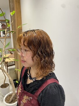 シアン 矢場町店(CYAN.) ブリーチ、縮毛矯正履歴にウェーブパーマ