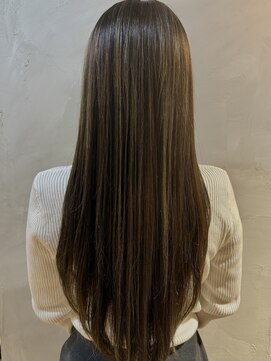 シュリット(schritt) ブリーチハイライト グレージュ 艶髪ストレート 渋谷UCHIDA