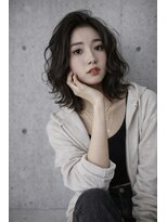 ニナ 梅田(nina)&nbsp;【nina梅田】大人かっこいいカールセミディ