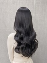 ラックスビーギャラリー なんば駅前店(LUXBE GALLERY) 髪質改善 ネイビーブラック 艶巻き髪大人ロング