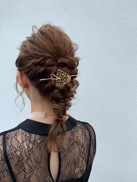 オサヤ ヨウカイチ(OSAYA YOKAICHI) ヘアアレンジ♪