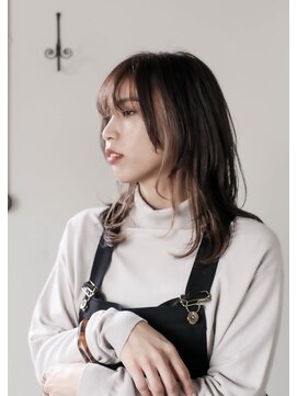 ホワイトルーム(White Room) 【フェイスフレーミング】ミディアムウルフのインナーベージュ♪