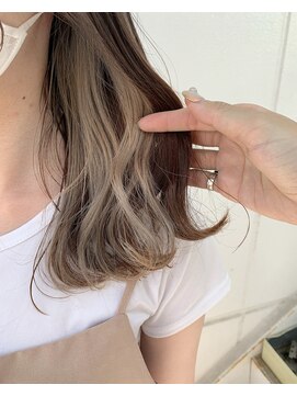 アクトゥス(AEQUITAS) イヤリングカラー×ホワイトベージュ