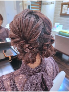 ブラウ ネイル パーティー(Blau Nail Party) キュート！ツインお団子ヘア