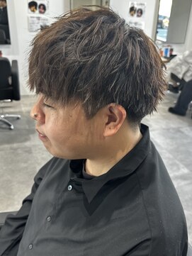 ヒュイル バイ ニアウ(Hwyl by Niau) メンズマッシュパーマツイストパーマスパイラルパーマ刈り上げ