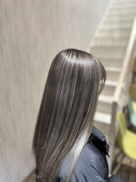 アースオーセンティック 熊本長嶺店(EARTH Authentic) ベージュベースのブルーハイライト