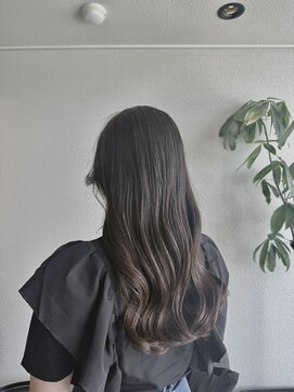 エミタス 柳通り(Emitas.) ダークグレージュ×ロングウェーブ