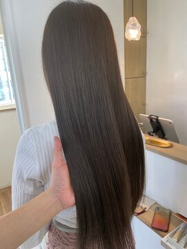 ビビバイベル(BiVi by BHEL) 桑名ロングレイヤーカットハッシュカット透明感カラー重めロング