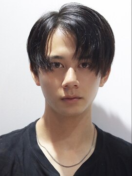 コンフィデンス メンズヘアー(confidence MEN'S HAIR) 目黒蓮風ナチュラルセンターパート黒髪メンズ刈り上げコンマ