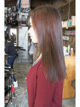 オーバーキャプテンネイキッド(OVER CAPTAIN NAKED) 秋のファッションに合わせたピンクベージュでシックなセミロング