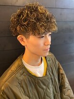 ディスイズバーバーサード(THIS IS BARBER 3rd)&nbsp;10代20代　ツイストスパイラルパーマ　ツーブロック　ブリーチ