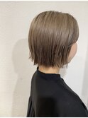 スモーキーベージュ