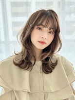 バイオレット 栄店(Violet)&nbsp;くびれヘアミディアムレイヤーアッシュブラウンぱっつん前髪