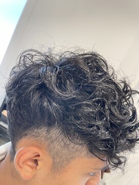 レシェル 桑名店(RECIEL) スペインカール×フェード風スタイル