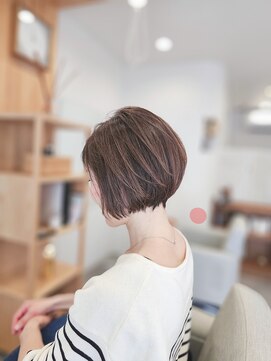 ツナグ(TSUNAGU) 質感と量感にこだわってつくるショートスタイル×透明感カラー