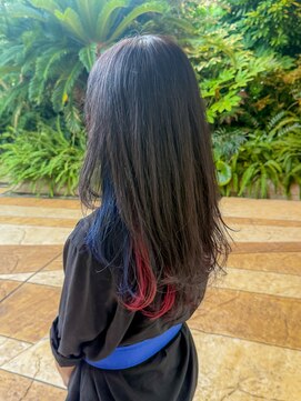 トッカ ヘアアンドトリートメント 難波店 サイドがブルーのレッドインナーカラー