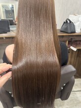 ダメージ毛・エイジング毛も、驚くほど柔らかい指通りへ