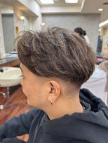 メンズ美容室 タカミ&nbsp;ジェントルショート かき上げスタイル ハイライト 外国人カラー