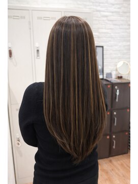 ジプソ 池袋西口(Gypso) 【ハイライトで白髪ぼかし】＋ロングレイヤーカット