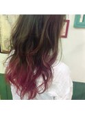 差し色ピンクでオシャレロング