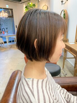 ショートオンリーサロントス(short only salon TOSS) 【ママ向け】シンプルブラウンベージュくびれショートボブ♪