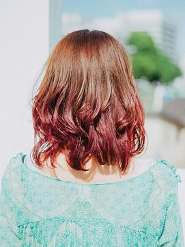 カラーサロンビスカリア 相模原エリア 淵野辺駅店(Color salon Biscaria) 赤グラデーション