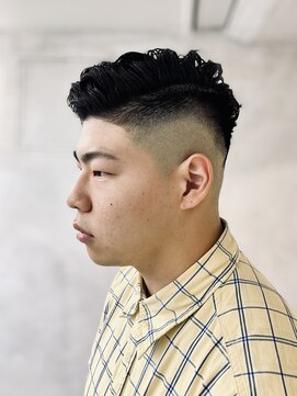 ジョニーメン 中野店(Johnny MEN) JohnnyMEN中野サイドパートスパイラルパーマスキンフェード