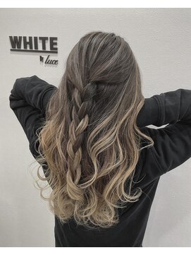 アンダーバーホワイト 阪神西宮店(_WHITE) イルミナ バレイヤージュ アッシュベージュ デザインカラー